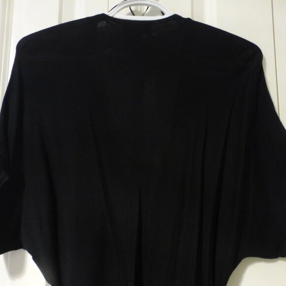 LE CHATEAU black deep v-neck short sleeve sweater top - Picture 8 of 9